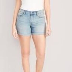 Old Navy Mid Rise Wow Jean Short - Women’s 12